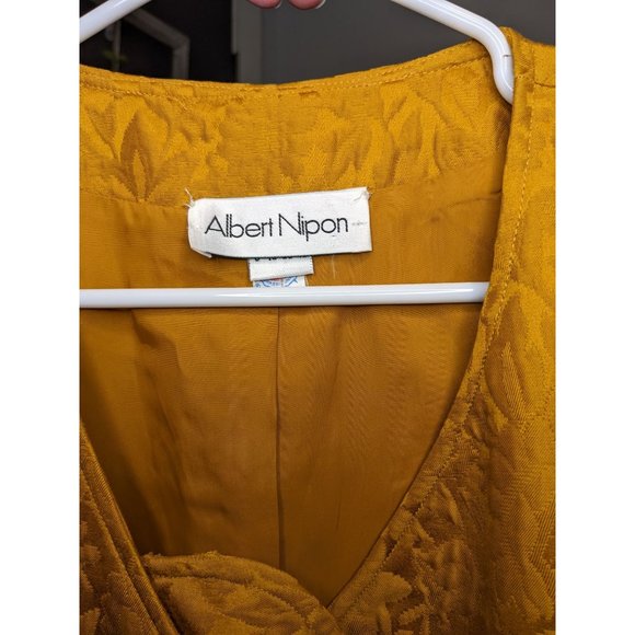 Albert Nipon Gold Vest - Picture 4 of 9